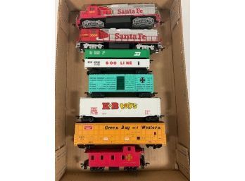 HO Scale Train Cars & Locomotives