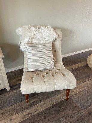 Lined Tuffed Armless Accent Chair -2