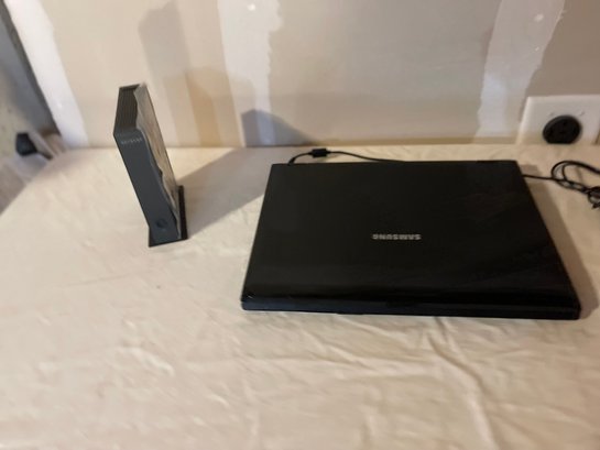 Samsung Laptop And Netgear Router