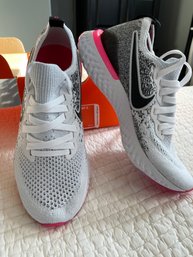 New Nike Shoes Women's Sz 6