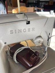 Singer With Hardcase Top