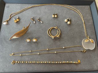 Pretty Gold Tone Jewelry Lot