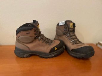 Vibram Boots Size 9M