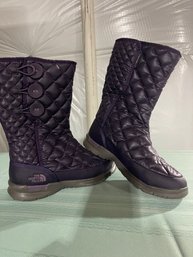 Womens Size 6 Insulated North Face Boots