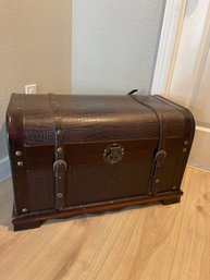 Storage/blanket Trunk