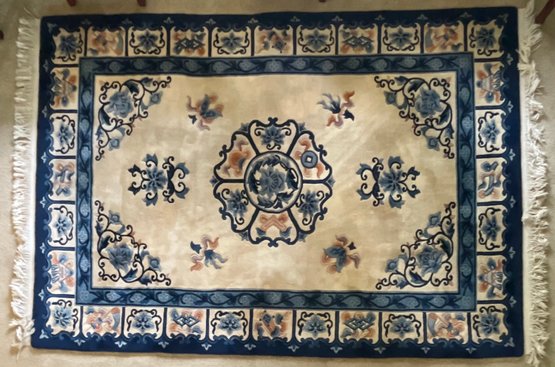 Traditional Hand Knotted 100 Wool Rug L207