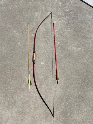 Metal Bow With Two Arrows G5