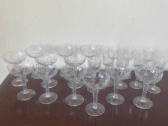 20pc Set Of Vintage Crystal Stemware W/ Floral & Vine Design - Like New! K116