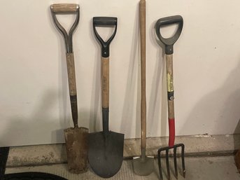 Shovels And Pitch Fork G27