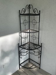 Iron Outdoor Corner Shelf P30