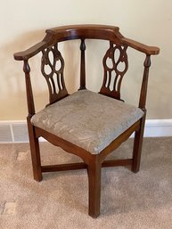 Chippendale Style Vintage Corner Chair L45
