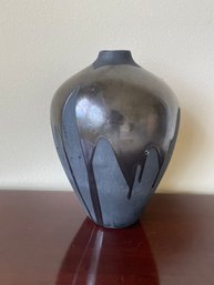 Vintage Haeger Black Volcanic Lava Gaze Pottery Vase F8
