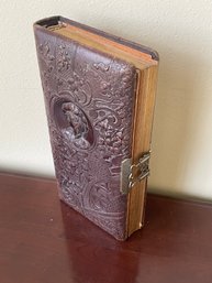 Antique Victorian Embossed Leather Photo Album W/ Silver Latch R28