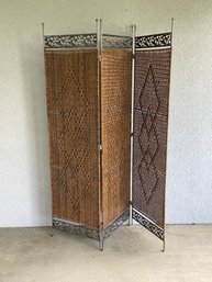 Folding Wicker Room Divider/screen With Metal Silver Toned Frame With Grape Vine Details D8