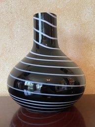 Swirl Glass Bulb Shaped Vase With White Ribbon Wraps B81