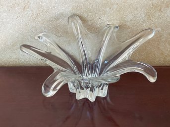 Vintage Crystal Freeform Flower Petal Design Centerpiece Bowl B103