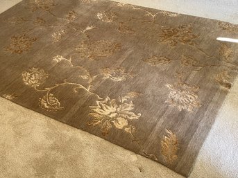 Hand Knotted 100 Wool Beige & Gold Patterned Rug In Beautiful Condition From Treasures Of The Orient B116