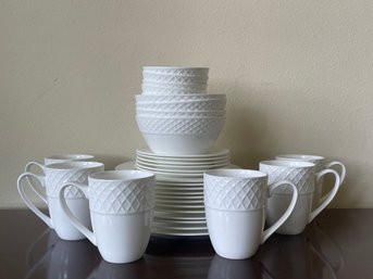 Set Of Mikasa 'trellis' Bone China - All Like New! K35