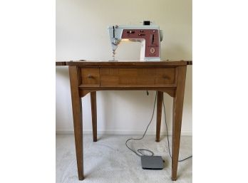 Vintage Singer Zig Zag Sewing Machine In Cabinet