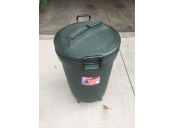 Rubbermaid Trash Can