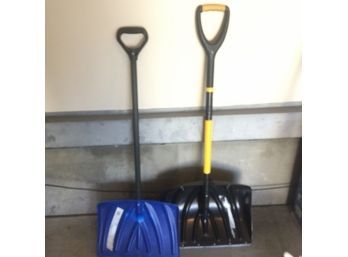 2 D Handle Snow Shovels