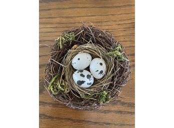 Small Grapevine Bird's Nest With Eggs