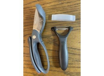 Pampered Chef Double Bladed Kitchen Shears & Vegetable Peeler