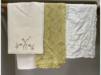 Lot Of Vintage Tablecloths & Runner