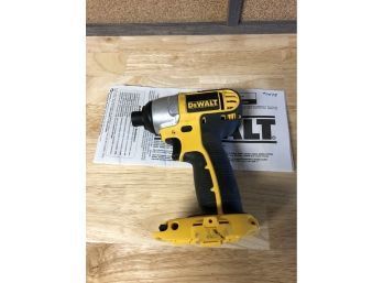 Dewalt 1/4' Cordless Impact Wrench