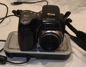 Kodak DX7590 Digital 5.0mp Camera And EASY Share 6000 Dock