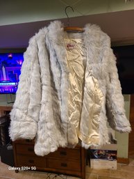 Vintage Wiman Arctic Grey Faux Fur Coat   31x19x18