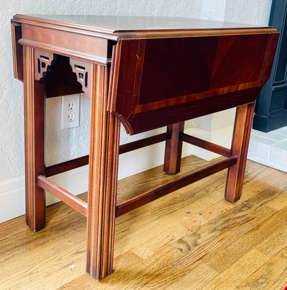 Vintage Lane Furniture Dropleaf Wood Table