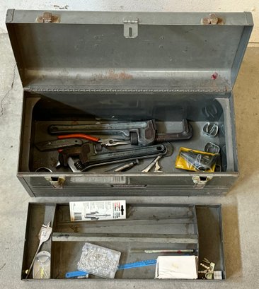 Metal Craftsman Toolbox With Tools