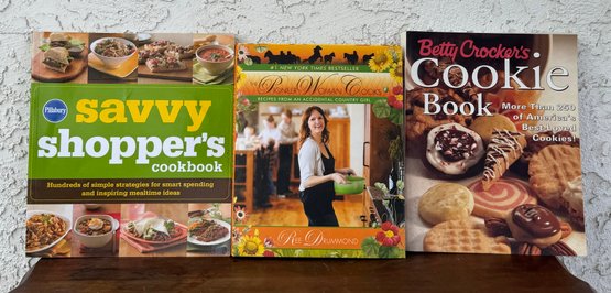 Cooking Books - Betty Crocker, Pioneer Woman And Savvy Shoppers