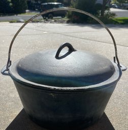 Cast Iron Dutch Oven