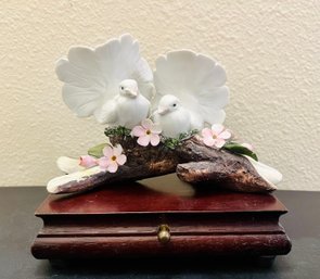 Capodimonte Dove Figurine With Wooden Music Box