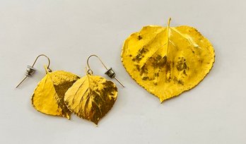 Gold Tone Leaf Pendant And Earring Set