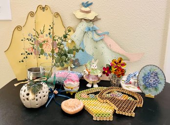 Lot Of Spring Themed Decorations And Trinkets