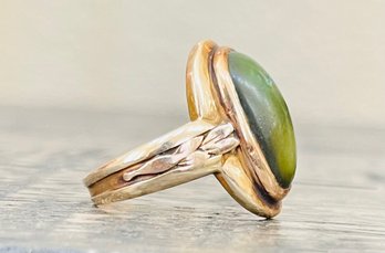 14kt Gold And Jade Ring Size 6.5- 5.2 Grams