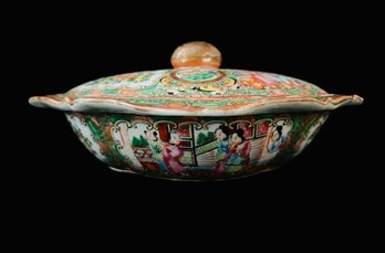 Antique Chinese Rose Medallion Porcelain Covered Tureen