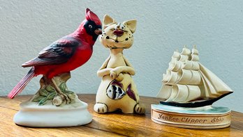 Small Grouping Of Small Figurines Decor