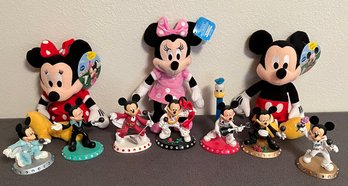 8 - Mickey's Magical Tribute To The King Collection Numbered With 3 Plush Dolls