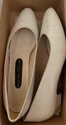 Bellini White Leather Heels Size 7.5