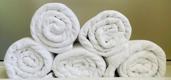 5 White Towels