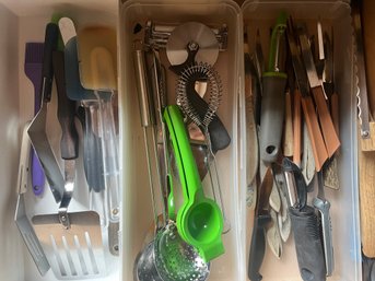 Kitchen Essentials - Peeler, Juicer, Spatulas