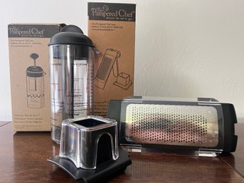 Pampered Chef Tools - Microplane Grater & Measure Mix And Pour