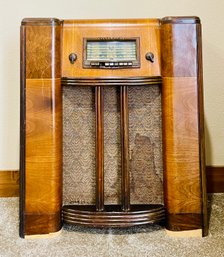 Silvertone Antique Radio Model 6436