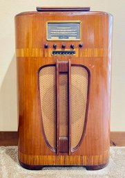 General Electric Antique F-96 Radio