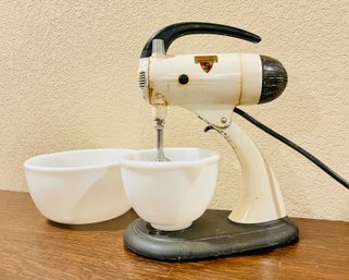 Vintage Sunbeam Mix Master Including Mixing Bowls