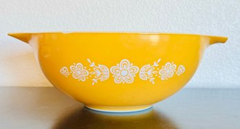 Vintage Pyrex Butterly Gold White Bowl
